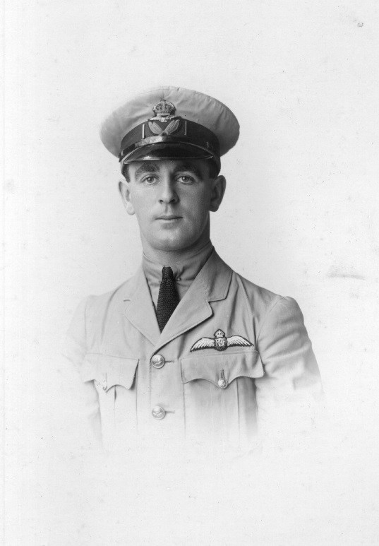 Allan Macdonald in RAF uniform, 1918. From the collection of the Air Force Museum of New Zealand.
