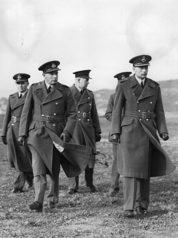 Image from the LM Isitt personal album collection. RNZAF officers at Rongotai.
L-R: unknown, L.M. Isitt, Buckley [?], obscured, Wing Commander Ralph Cochrane