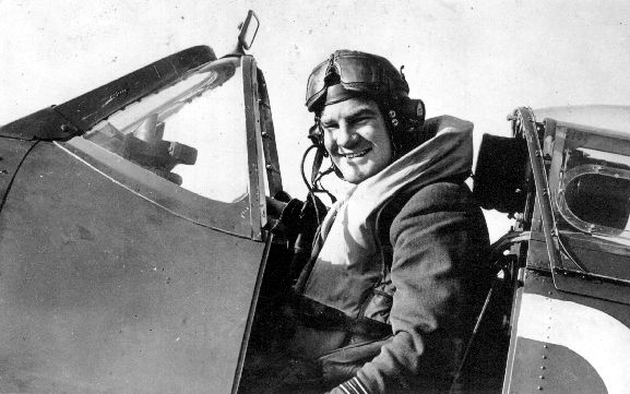 Wing Commander Alan Deere in the cockpit of his Spitfire.