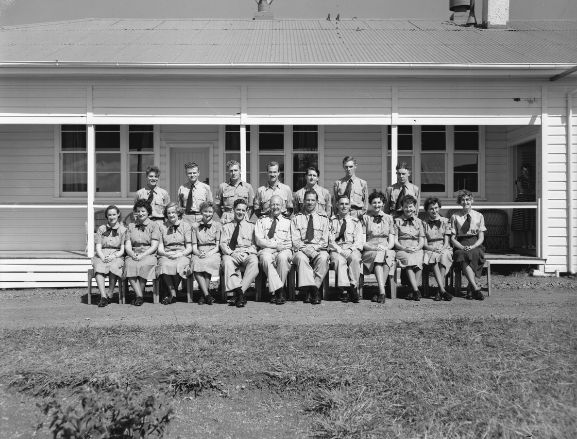 Group. No. 61 Air Defence Squadron (Radar Unit) at Piha Radar Station. Ref: WhG11153-57, RNZAF Official.