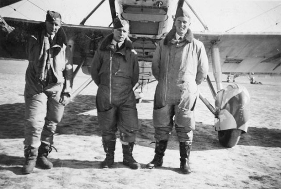 L-R: Bill Smillie, 'Sealy' Clark, W. Foster, standing in front of a Vildebeest at Wigram, c 1939. Image ref ALB8553818Q, Air Force Museum of New Zealand.