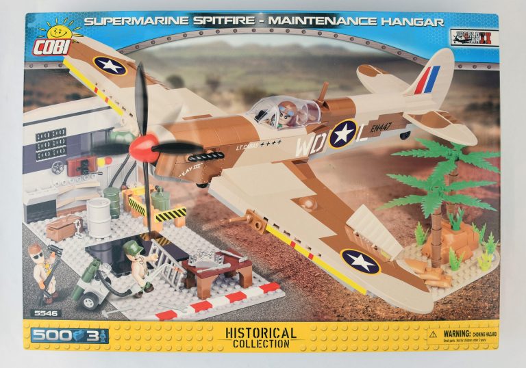 COBI - Supermarine Spitfire with Mainenance Hangar