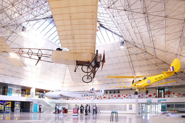 aeroplanes-on-ceiling